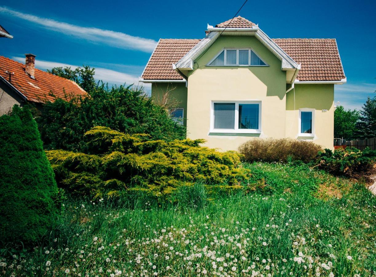 Castle Village Apartment Krásnohorské Podhradie Exterior photo